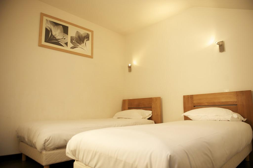 Sylvie Lodge Geneve Gex Chambre photo